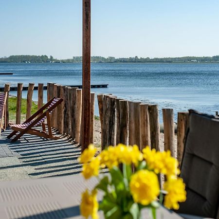 Exclusive Apartment On The Ground Floor Directly Located On The Water Kamperland Zewnętrze zdjęcie